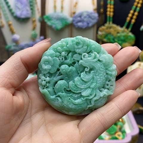 翡翠颈饰未镶嵌天然