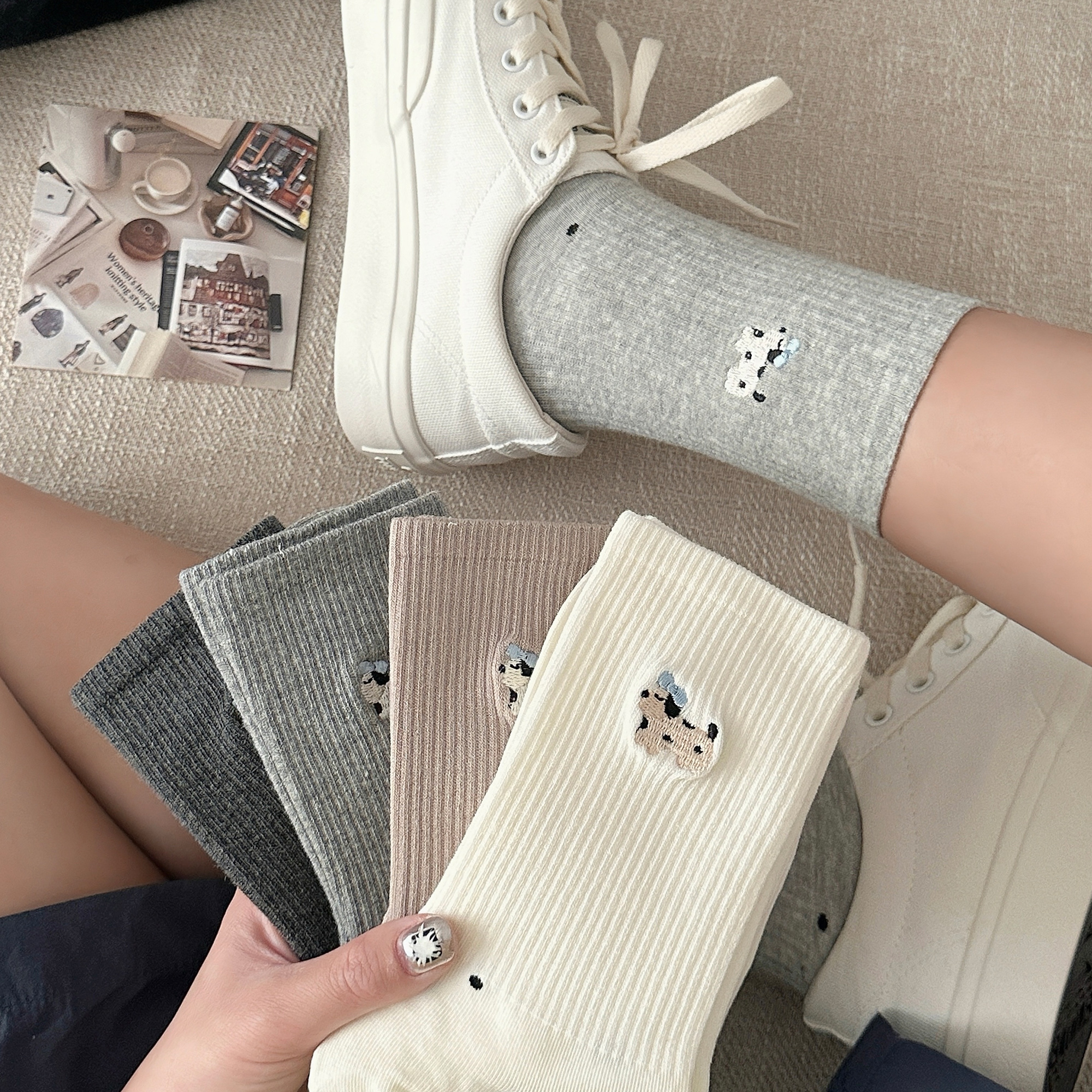 袜子女中筒袜ins潮卡通刺绣小狗可爱学院风百搭长筒袜日系堆堆袜