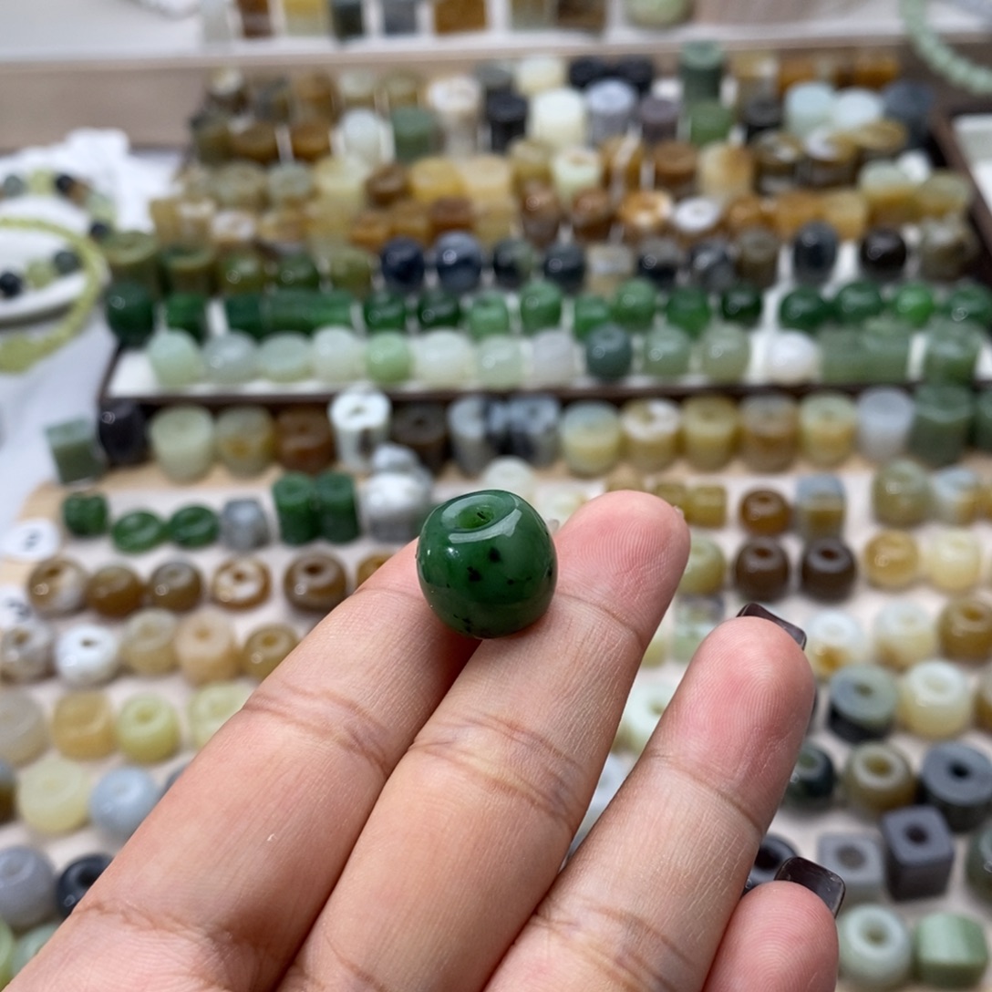 和田玉未镶嵌颈饰微瑕福利