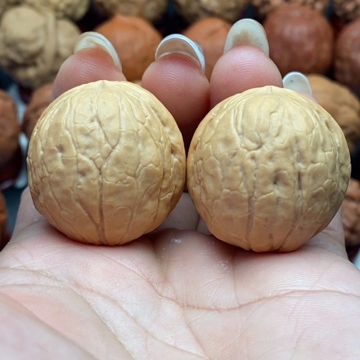 核桃精品文玩核桃手捻蛇皮球