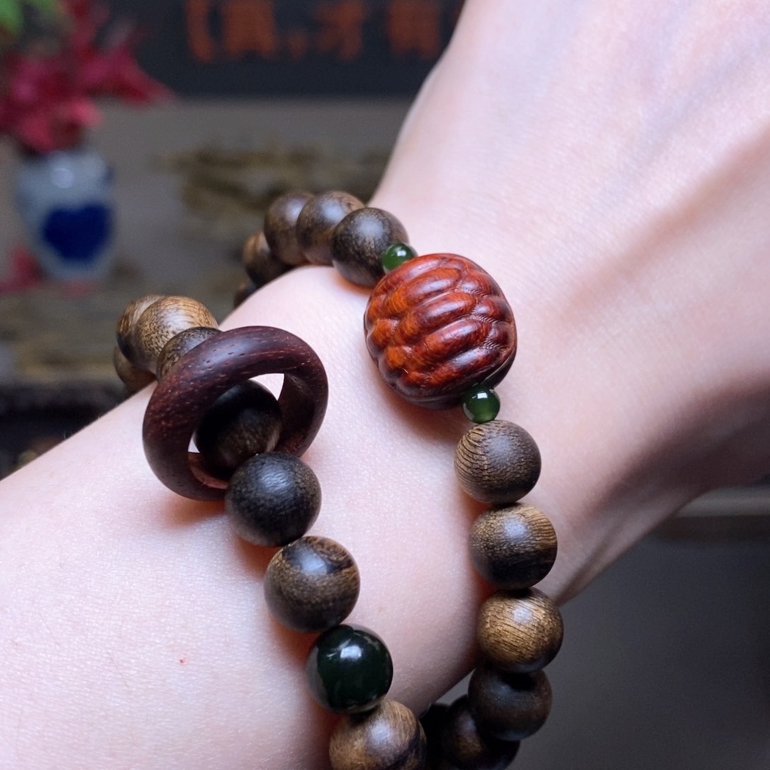 沉香手串越南芽庄绿棋瘤疤0.8+紫檀木雕配饰