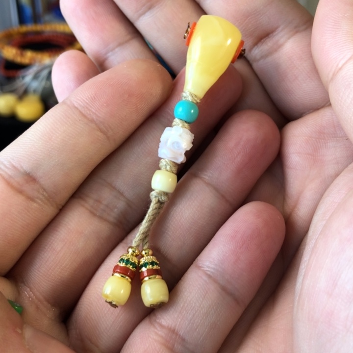 蜜蜡珠宝奇石未镶嵌