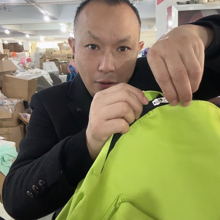 亚麻绿色品牌书包