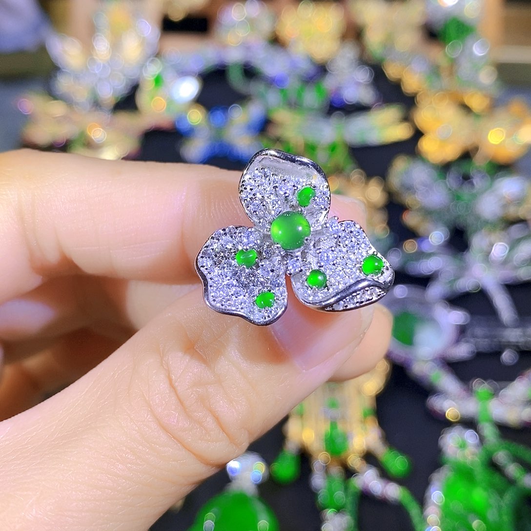 颈饰银S925镶嵌翡翠