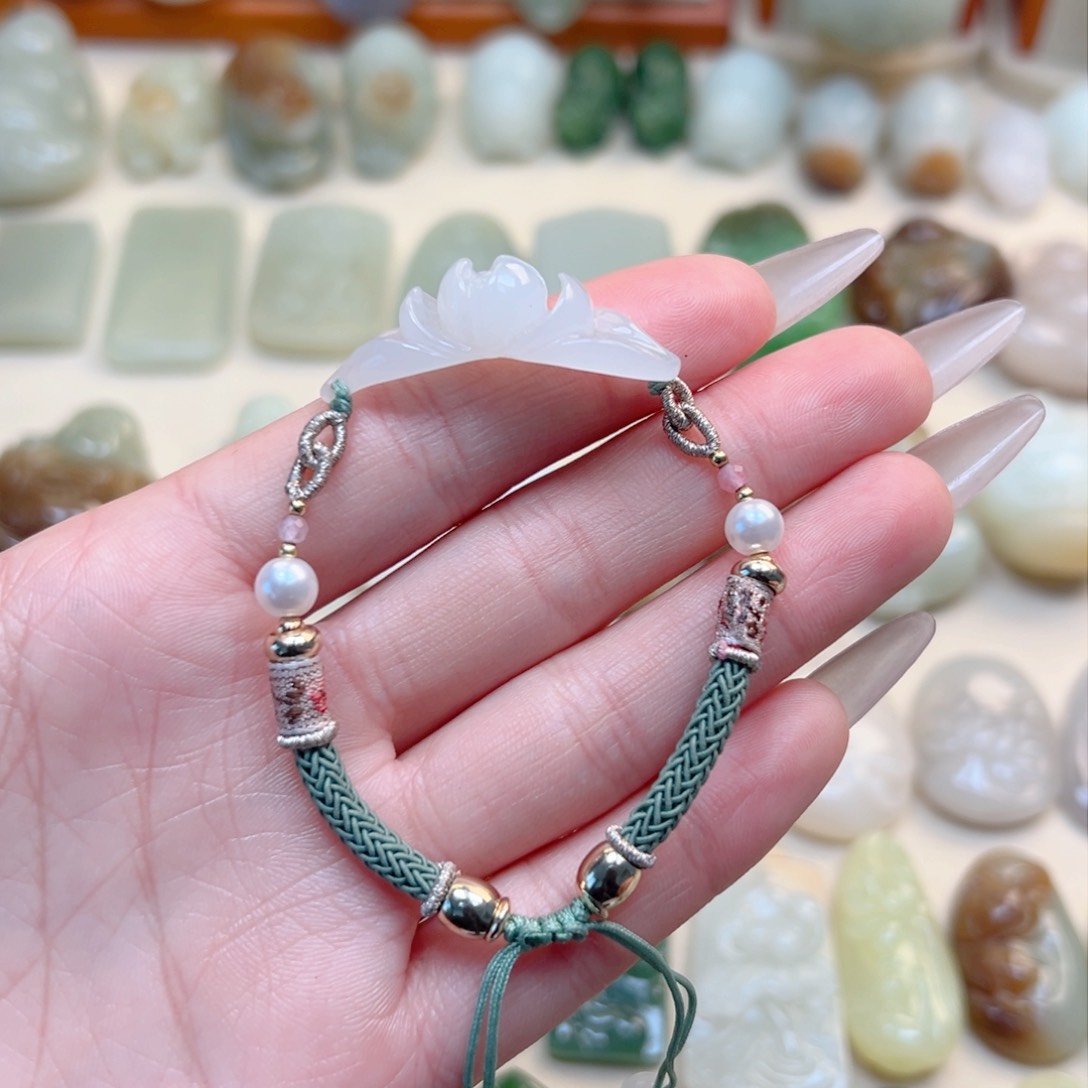 和田玉颈饰未镶嵌