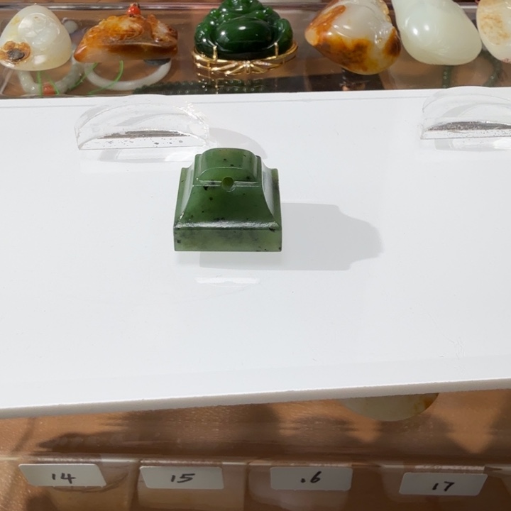 和田玉颈饰未镶嵌新疆碧玉印章略带黑点（活动价）