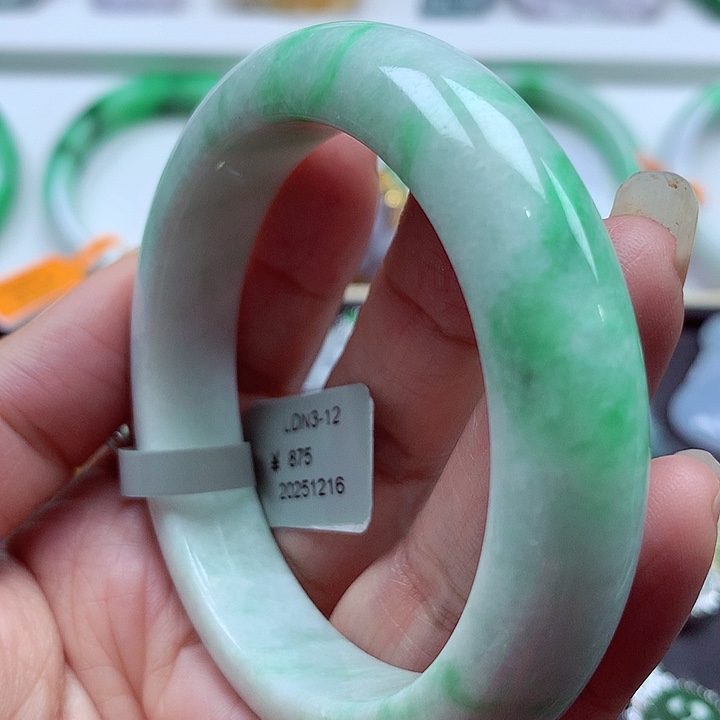 未镶嵌手镯翡翠翡翠