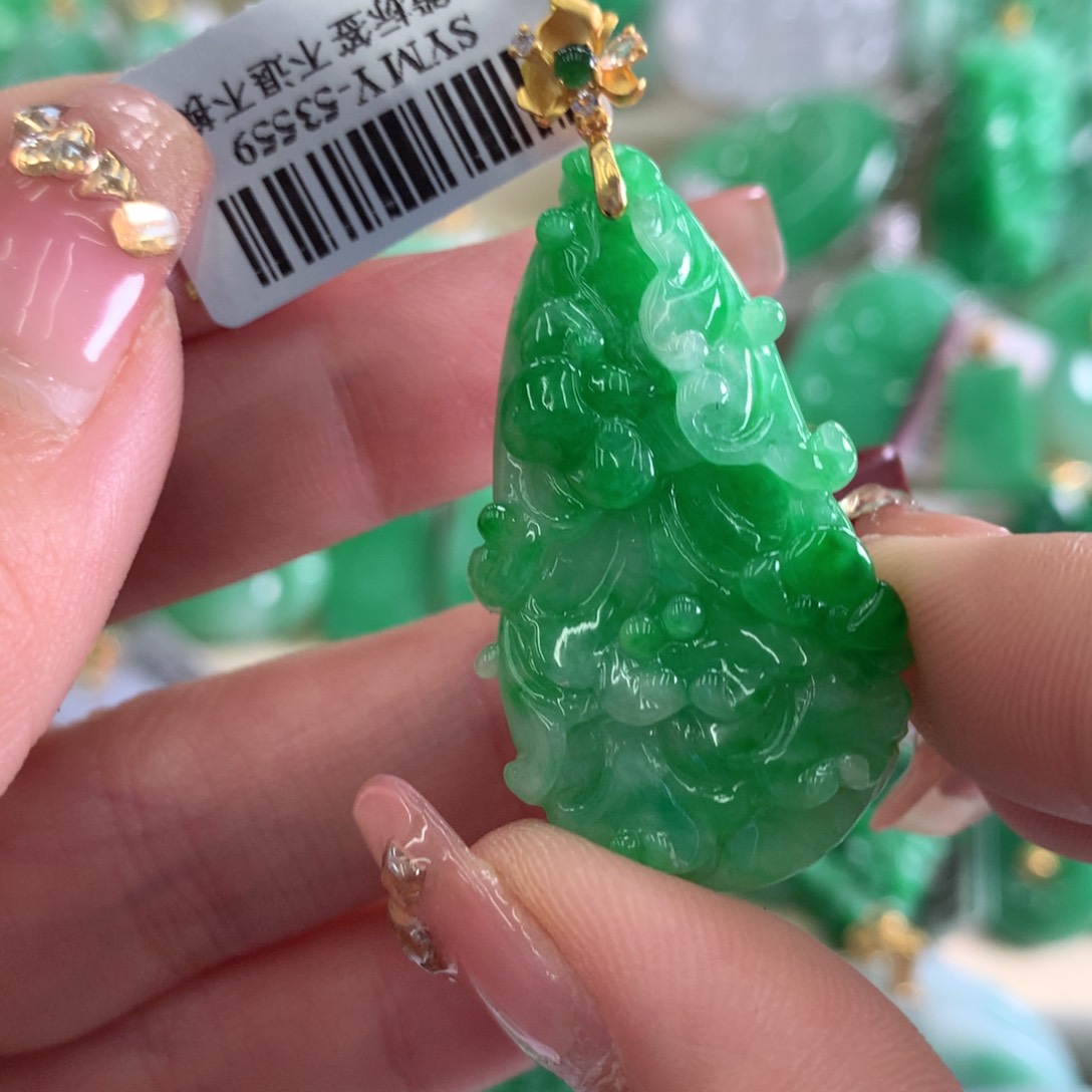 翡翠吊坠(不含链)18K金镶嵌