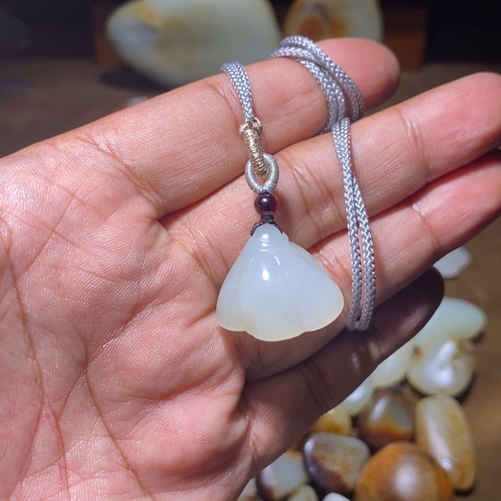 贝***哥和田玉（白玉）未镶嵌颈饰