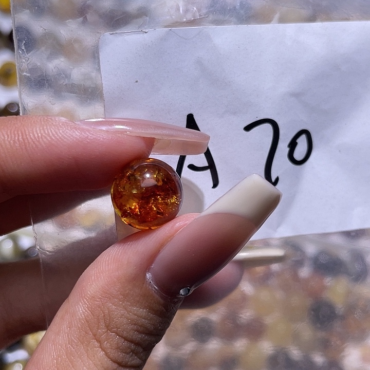 琥珀未镶嵌裸石11.8福利