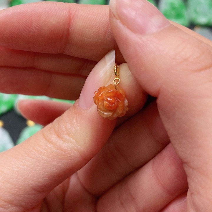 翡翠颈饰未镶嵌吊坠