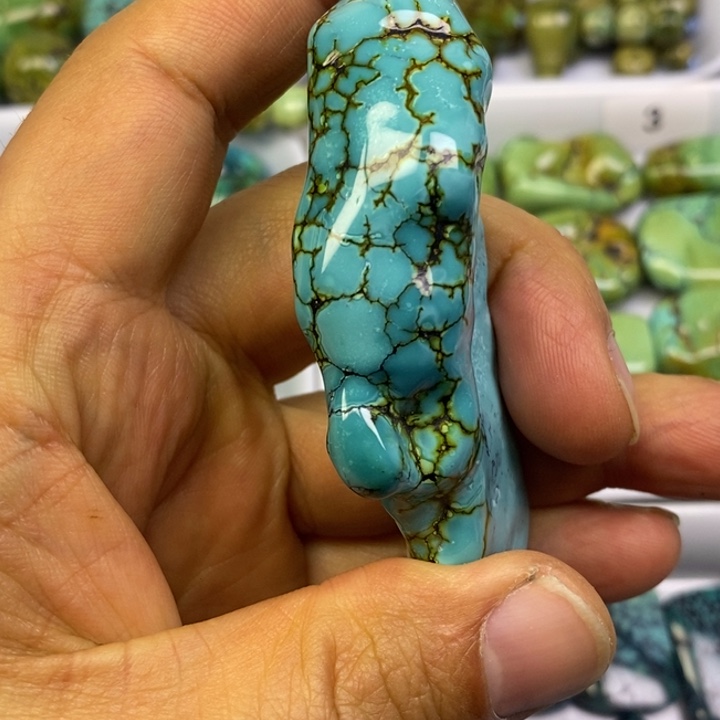 绿松石未镶嵌珠宝奇石