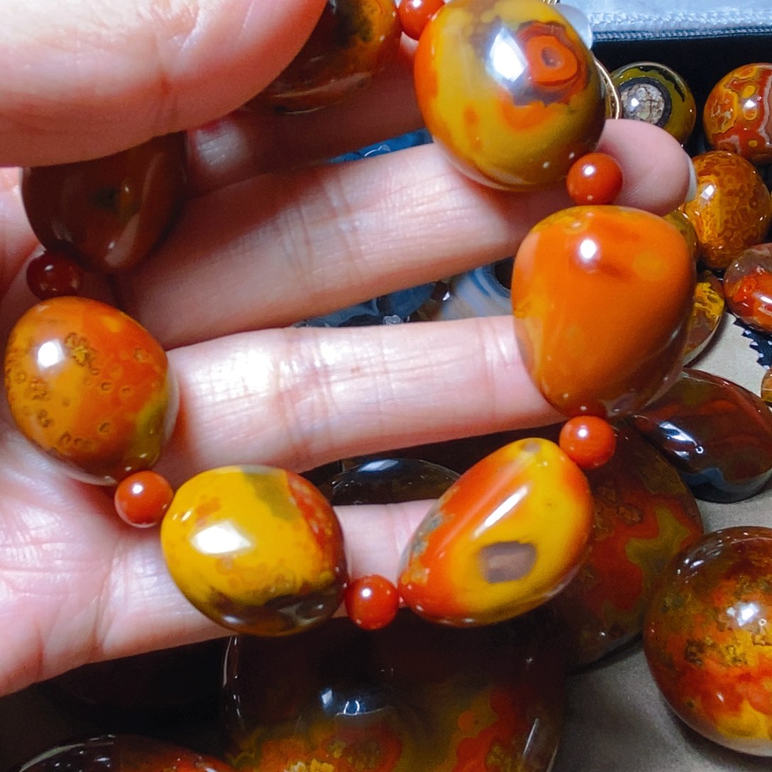 玛瑙/玉髓颈饰未镶嵌知****行