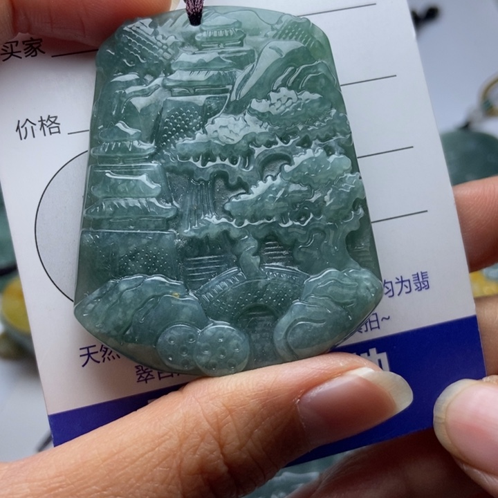 翡翠颈饰未镶嵌翡翠