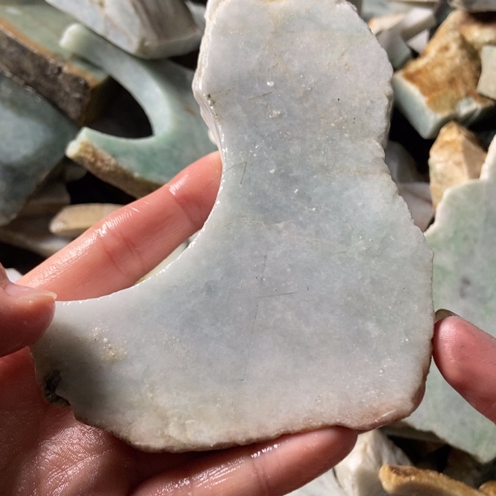 翡翠颈饰未镶嵌天然翡翠