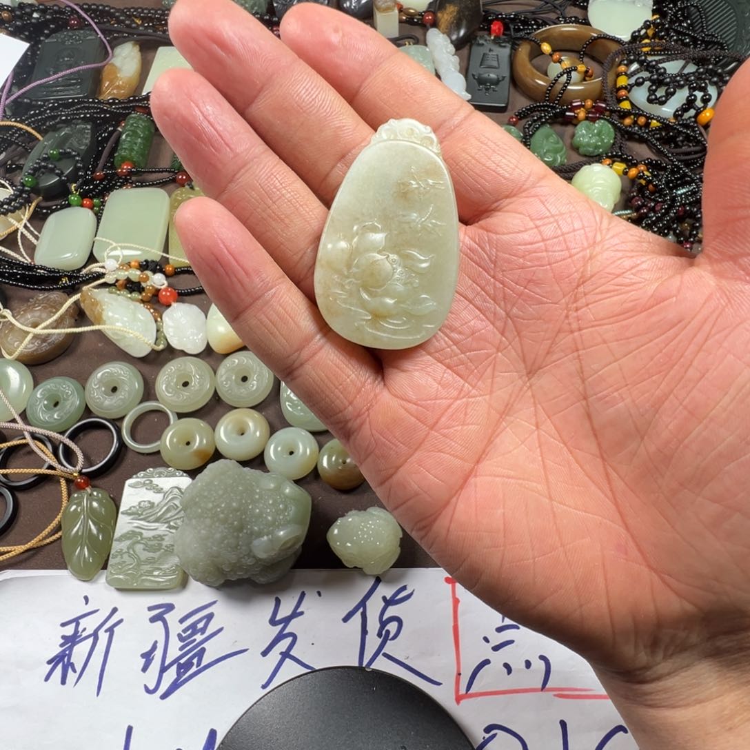 和田玉（糖玉）颈饰未镶嵌