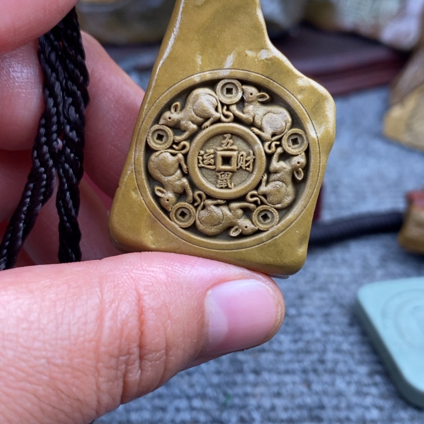 【闪购商品】原石雕刻手把件