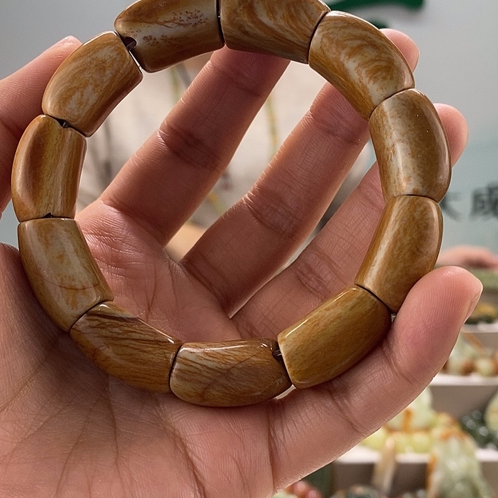 透闪石质玉手牌未镶嵌