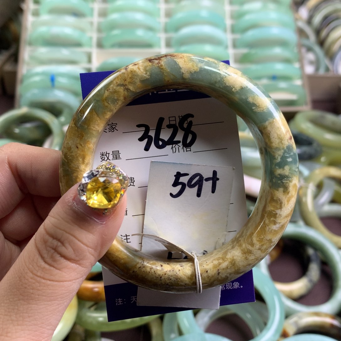 蛇纹石玉手镯未镶嵌3628