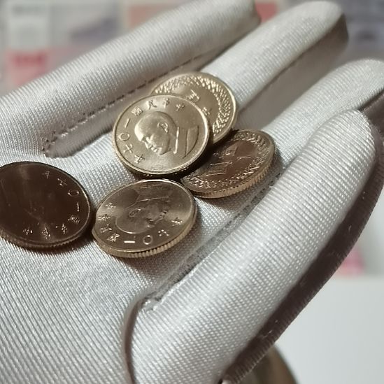 其他普通金属小一元五枚