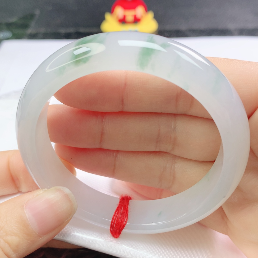 翡翠未镶嵌手镯正