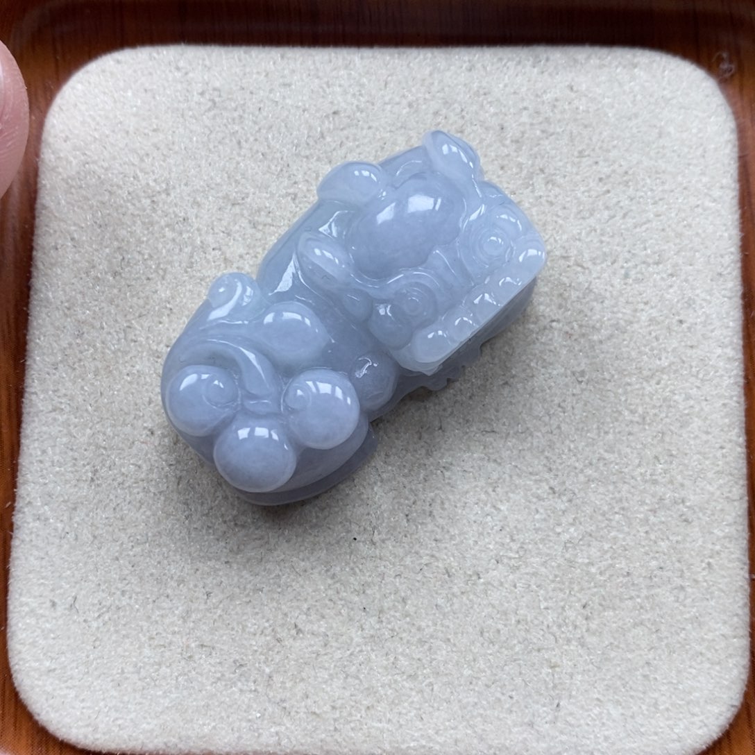 翡翠未镶嵌颈饰霸王吊坠