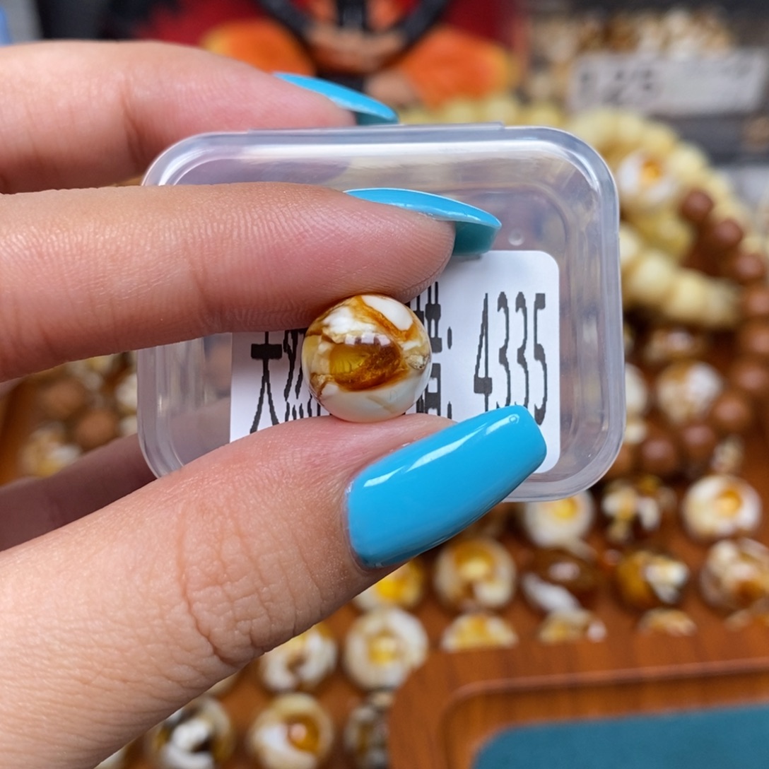 蜜蜡未镶嵌珠宝奇石4335