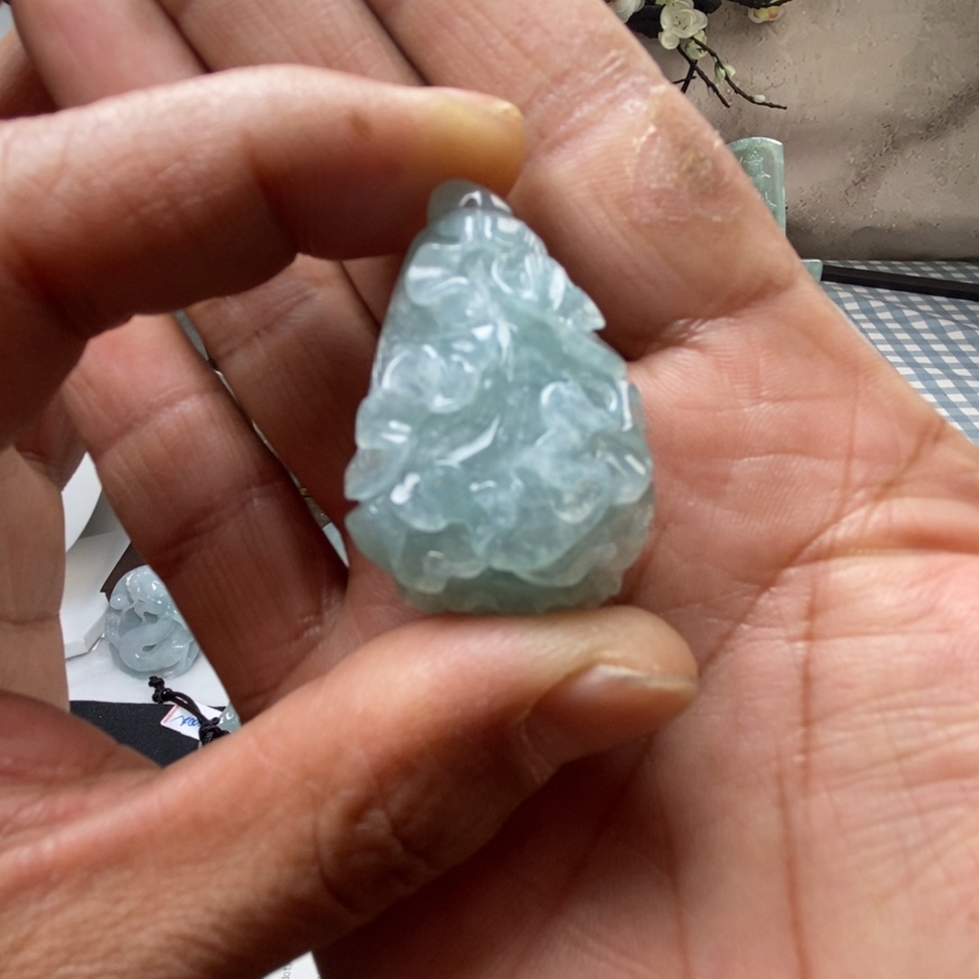 翡翠颈饰未镶嵌天然