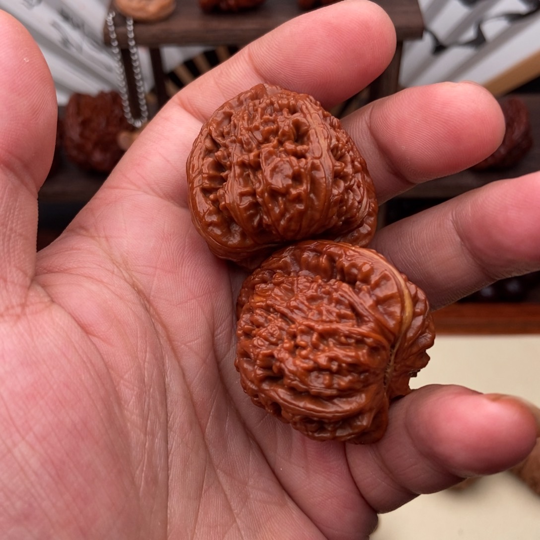 39尺全品三角白文玩核桃