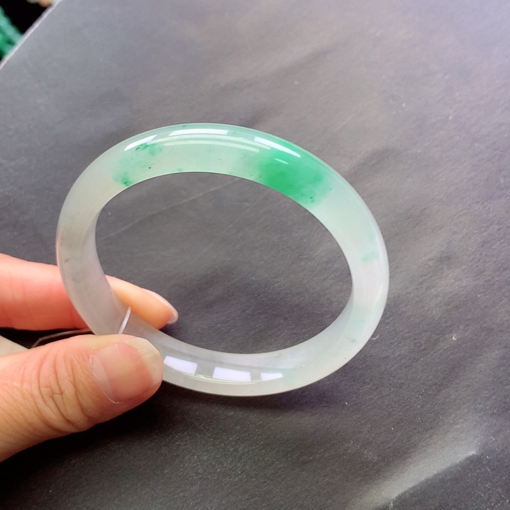 未镶嵌手镯石英质玉