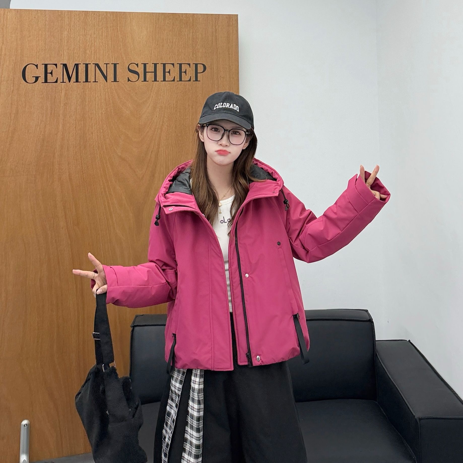 YAYA/鸭鸭羽绒服连帽冬季女款女新款派克休闲百搭宽松工装羽绒服