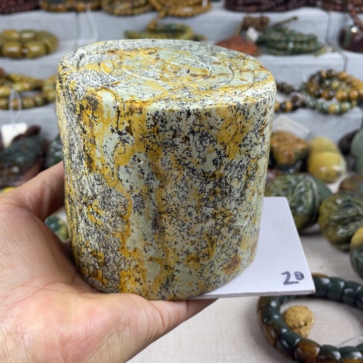 岫岩河磨玉（透闪石质玉）未镶嵌珠宝奇石