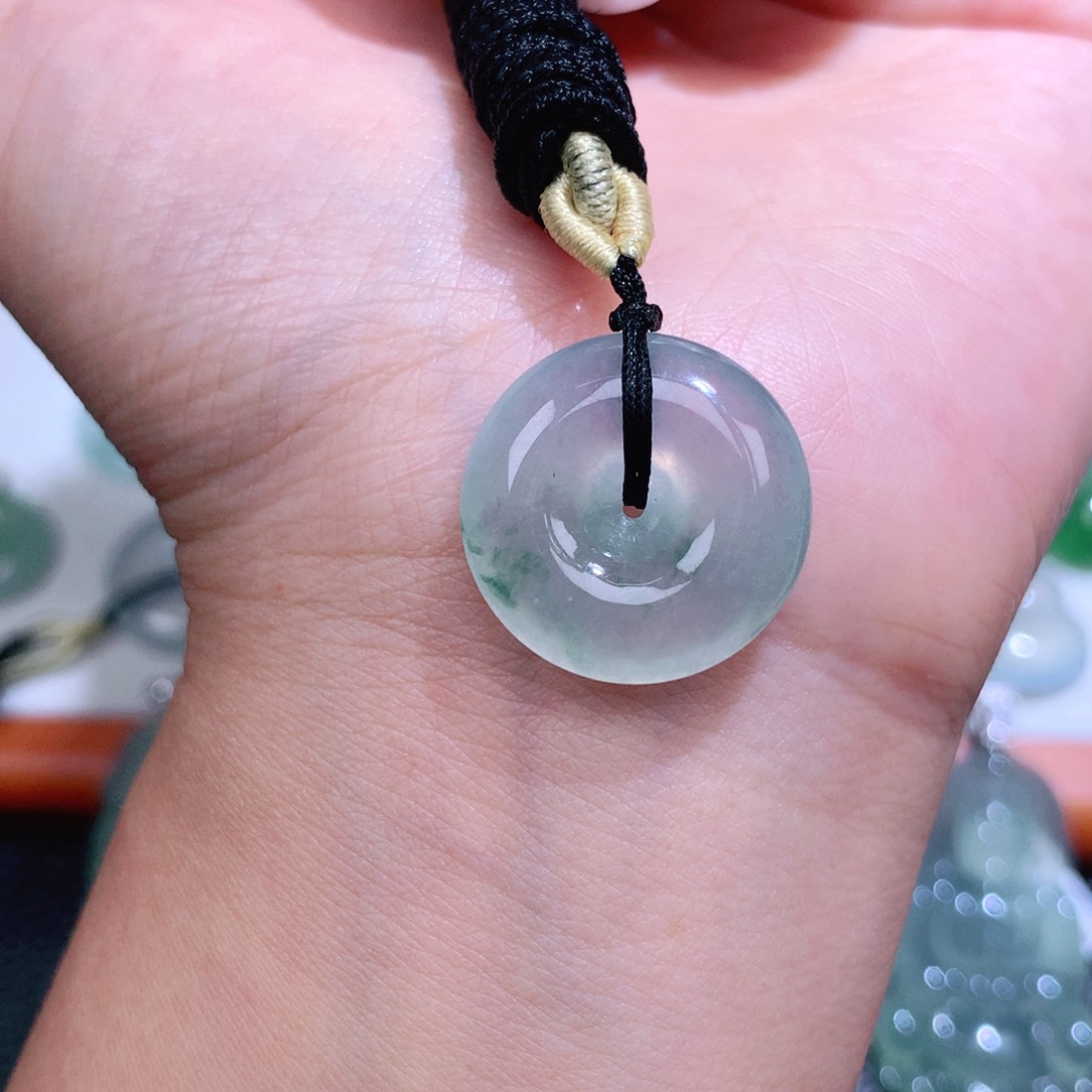 翡翠未镶嵌颈饰扣子