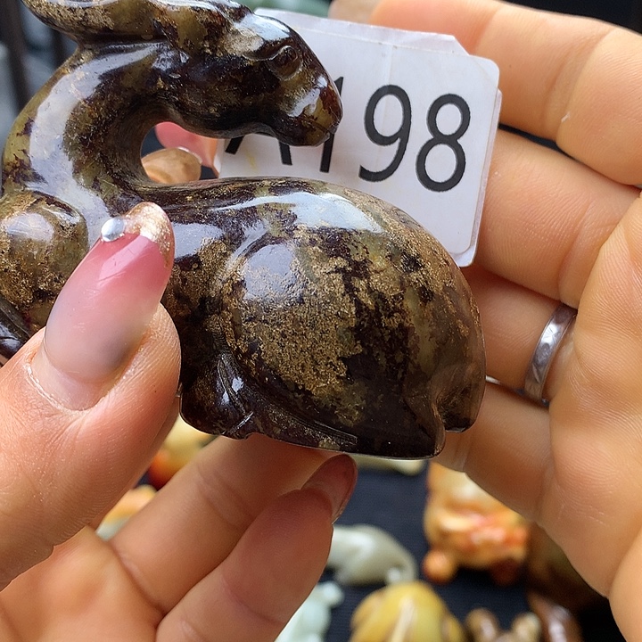 和田玉未镶嵌车挂