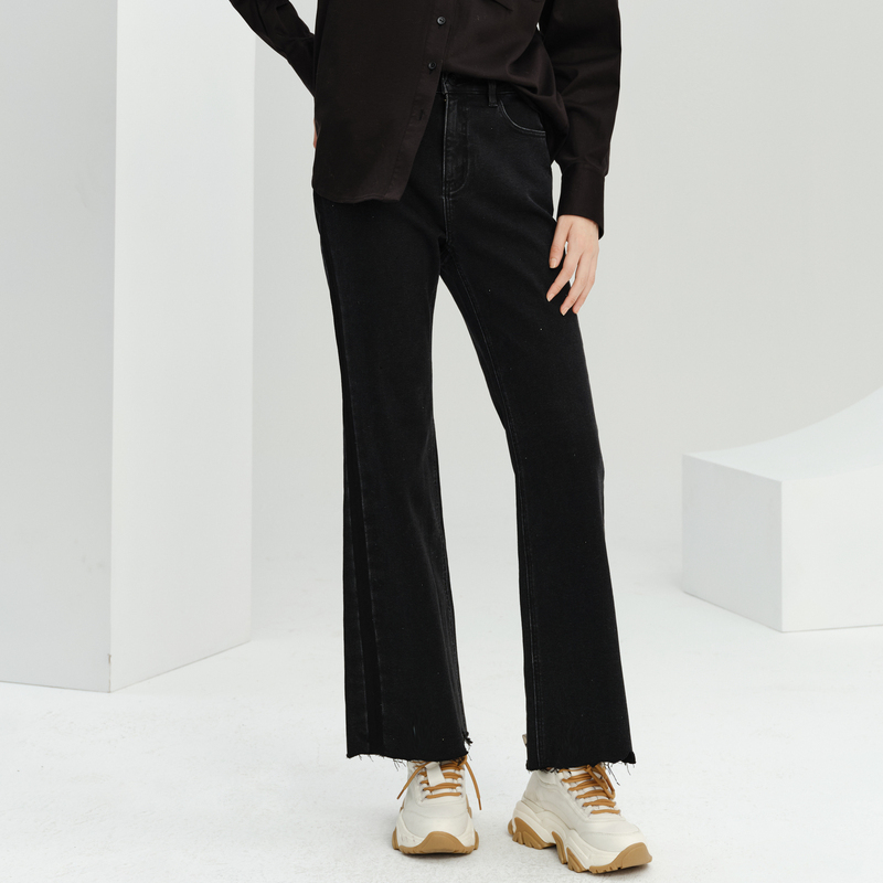 XG/雪歌黑色微喇微弹加厚牛仔裤XI402027A490