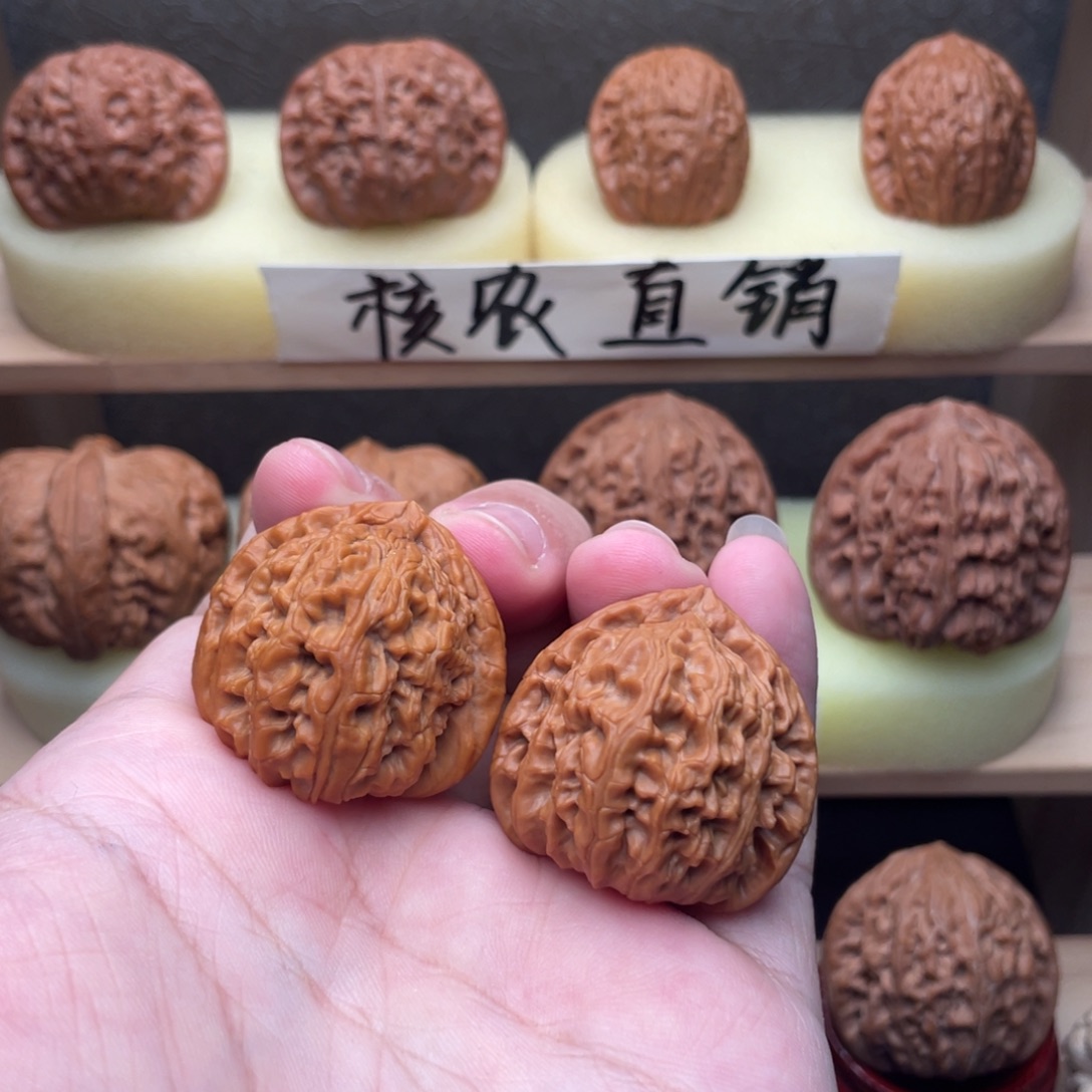 文玩核桃吊坠白狮子全品手捻34福利价