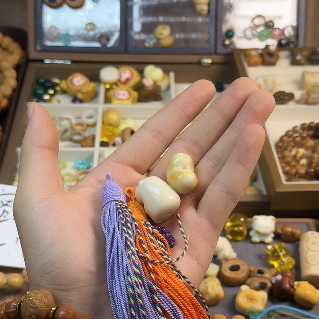 顾***羡吊坠猴头核桃配饰