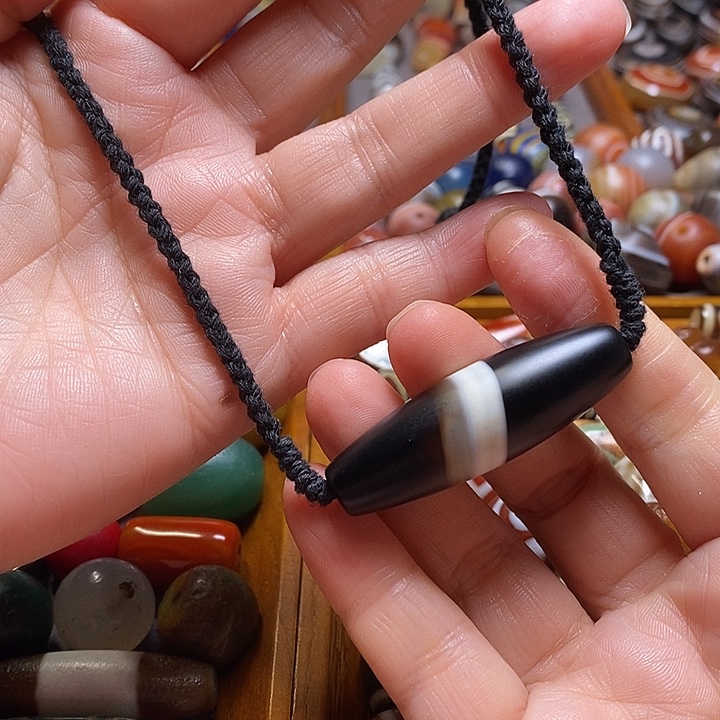 K***.玛瑙/玉髓未镶嵌颈饰