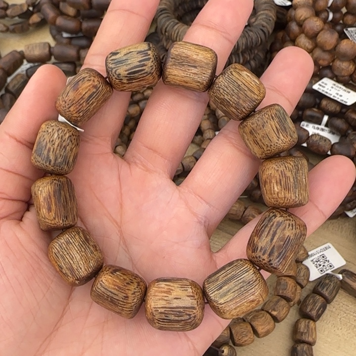 沉香手串陆河多样性发货一条卡13-18克