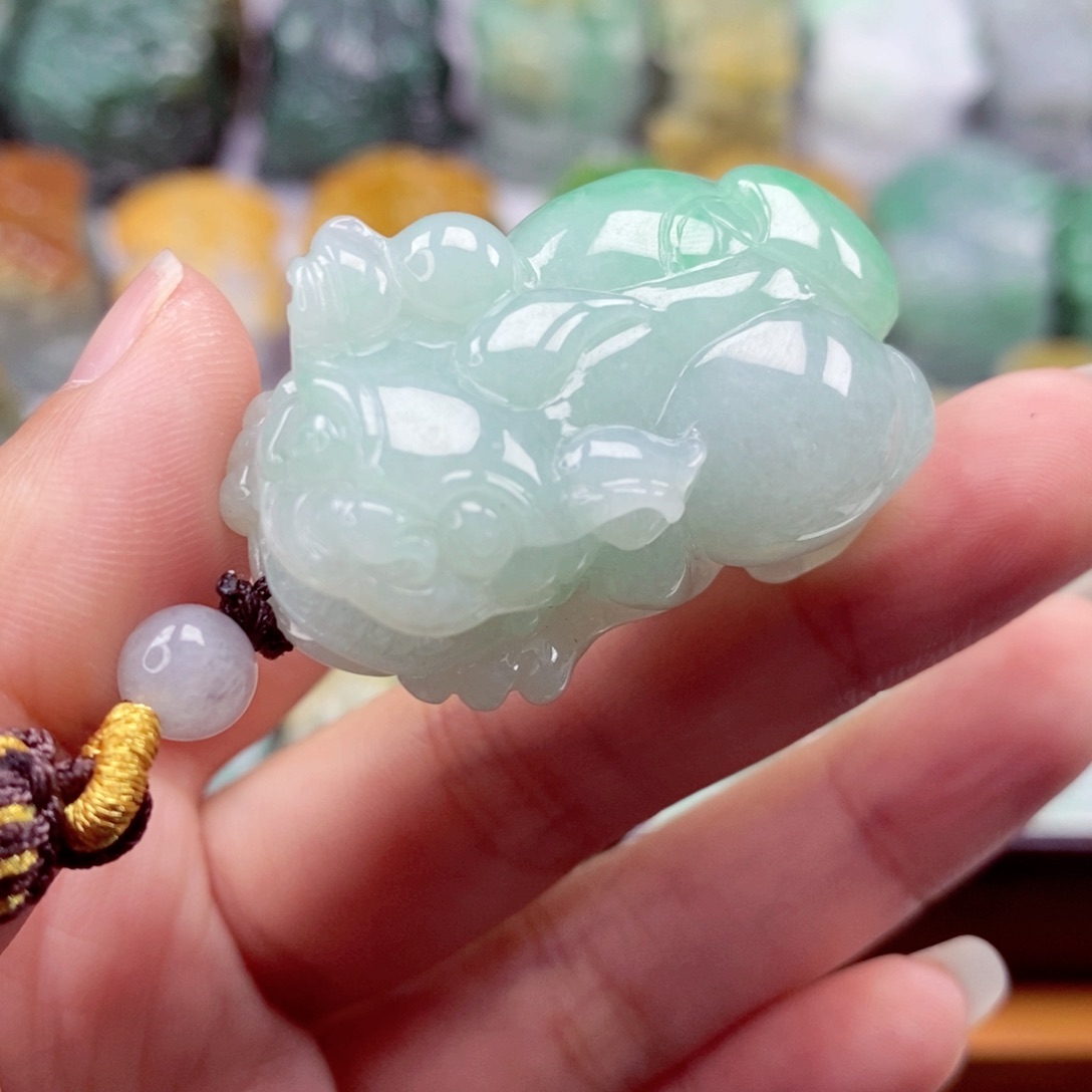 翡翠颈饰未镶嵌翡翠