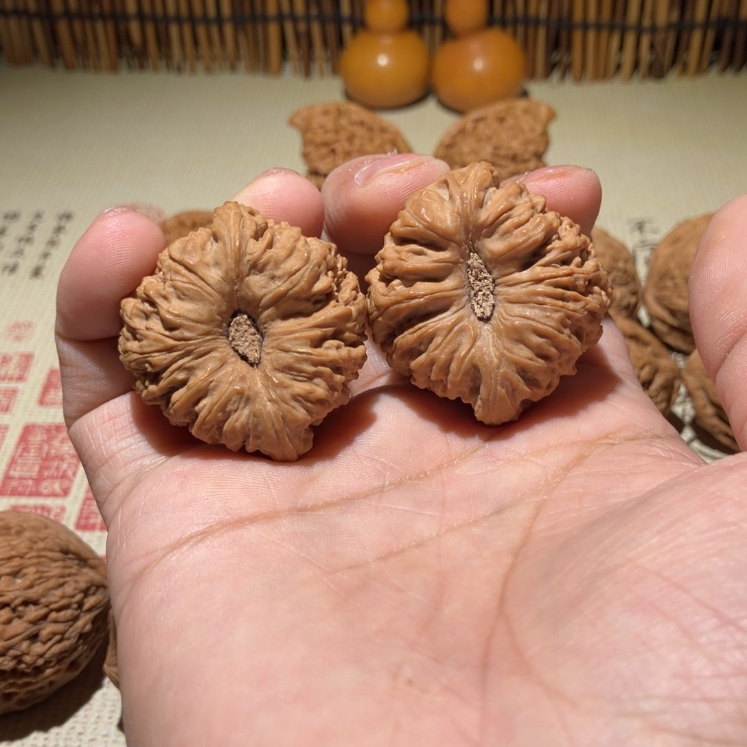 文玩核桃把件长**勇39尺全品凹底窝头桩涿鹿南疆石