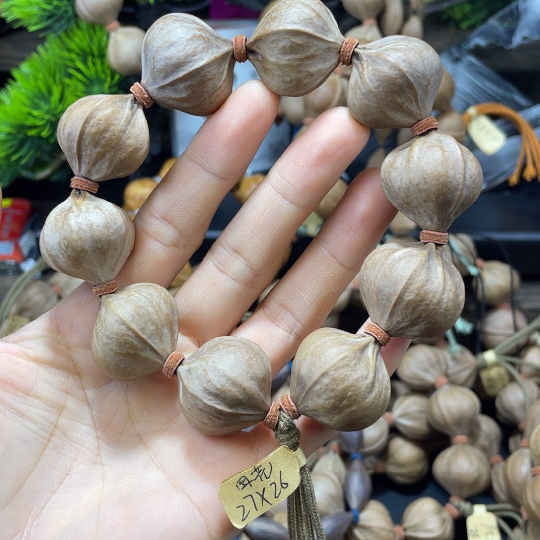 小***哥吊坠橄榄核2726四花铁核