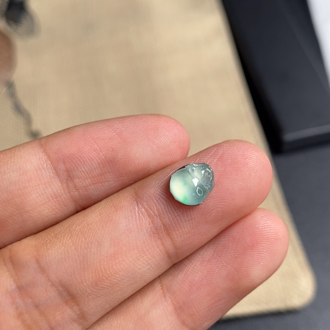 颈饰未镶嵌翡翠金蟾新货