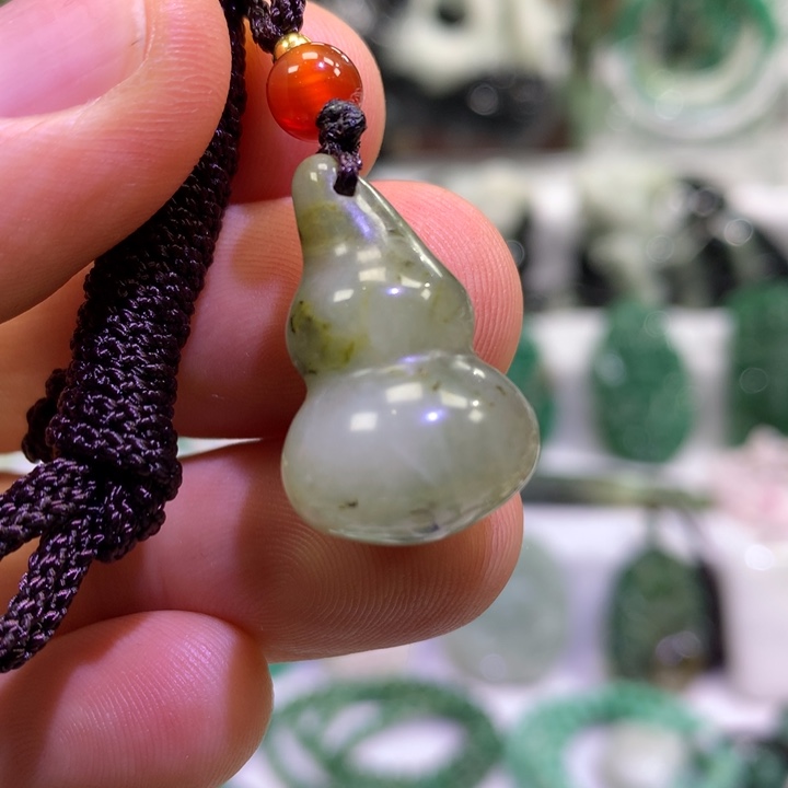 独山玉未镶嵌颈饰