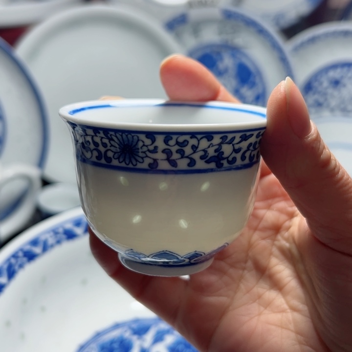 碗青花玲珑山清水秀小茶杯