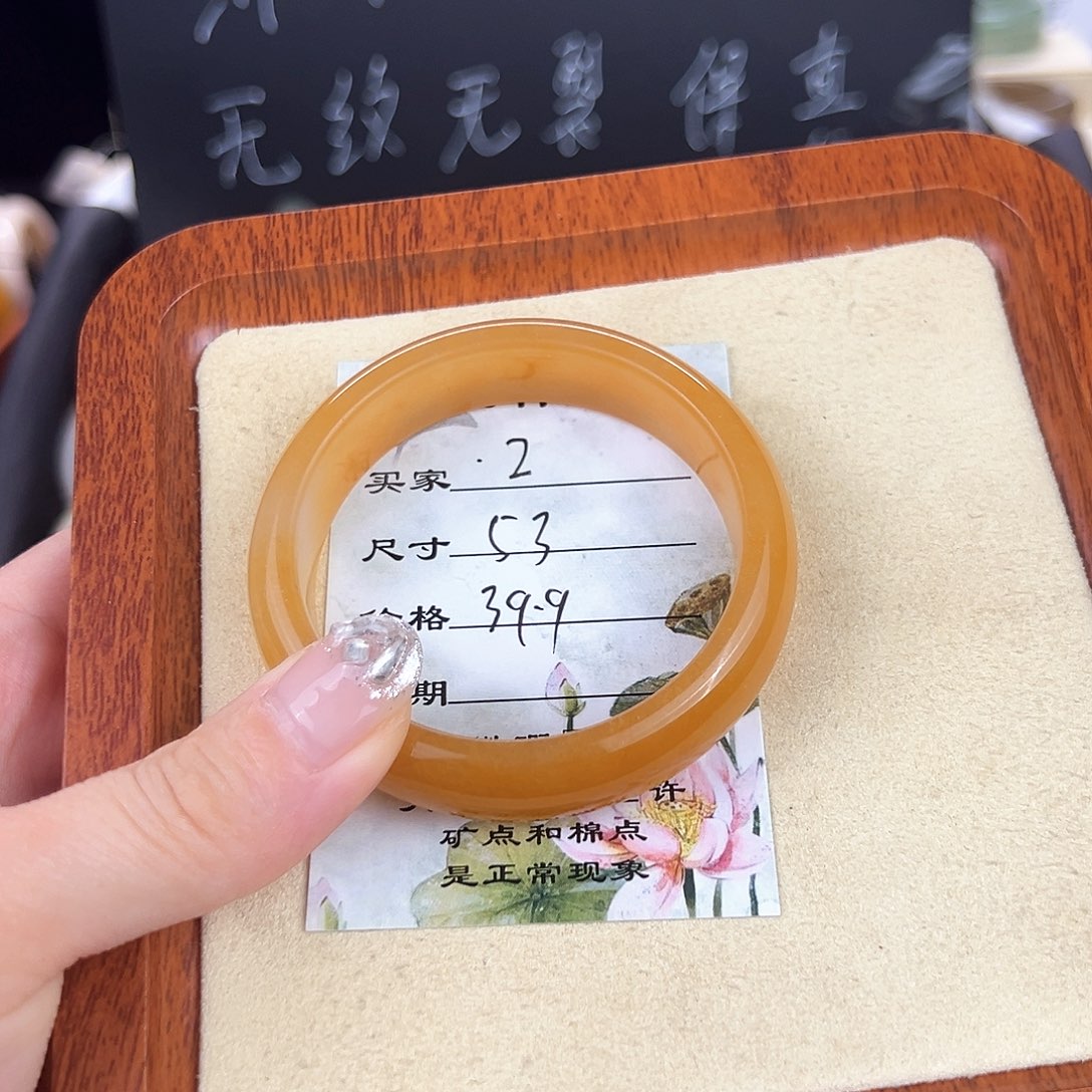未镶嵌手镯石英质玉
