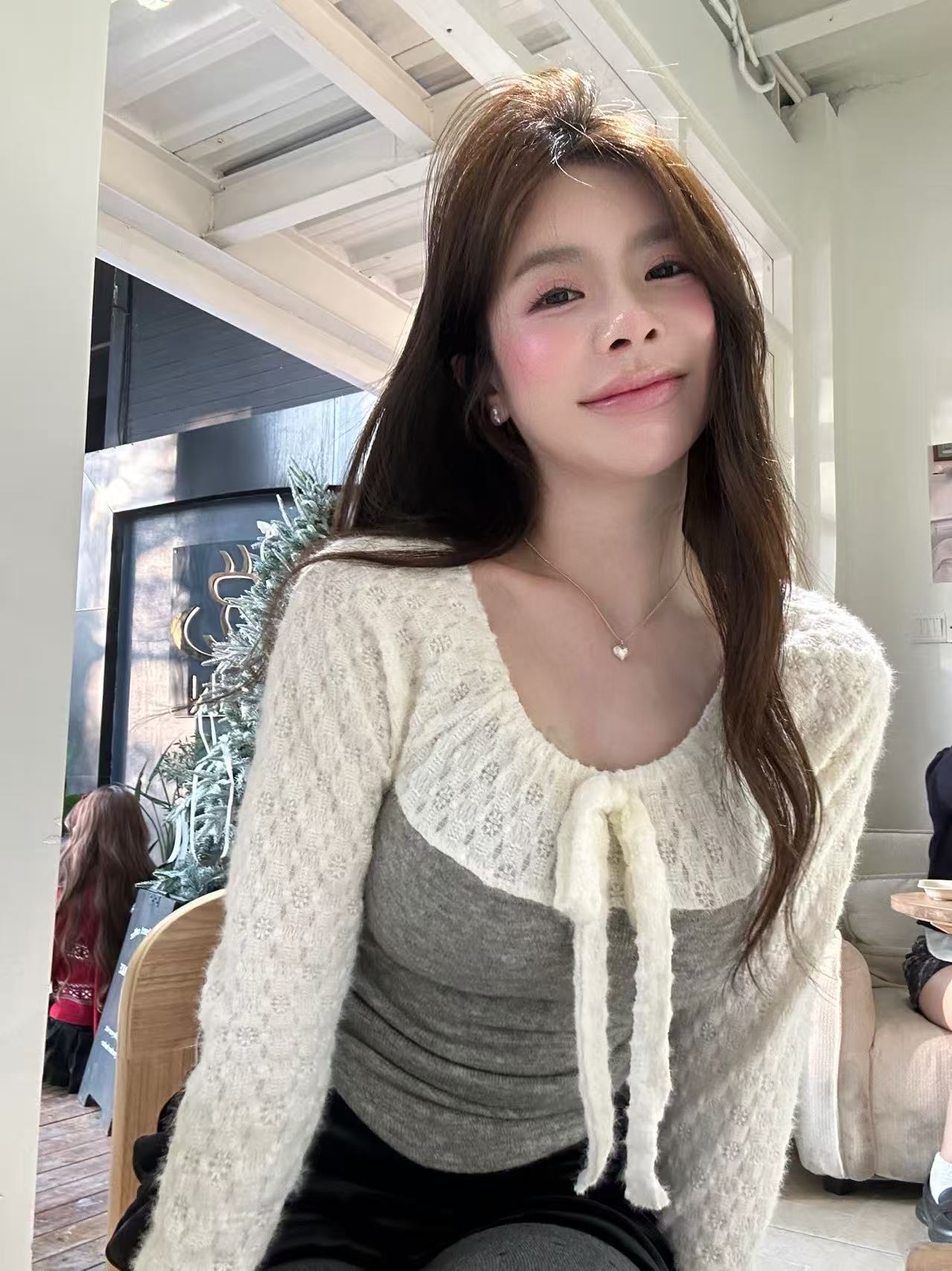 【HuiHui】东大门定制千金风针织时尚气质小众甜美上衣 (D0265)