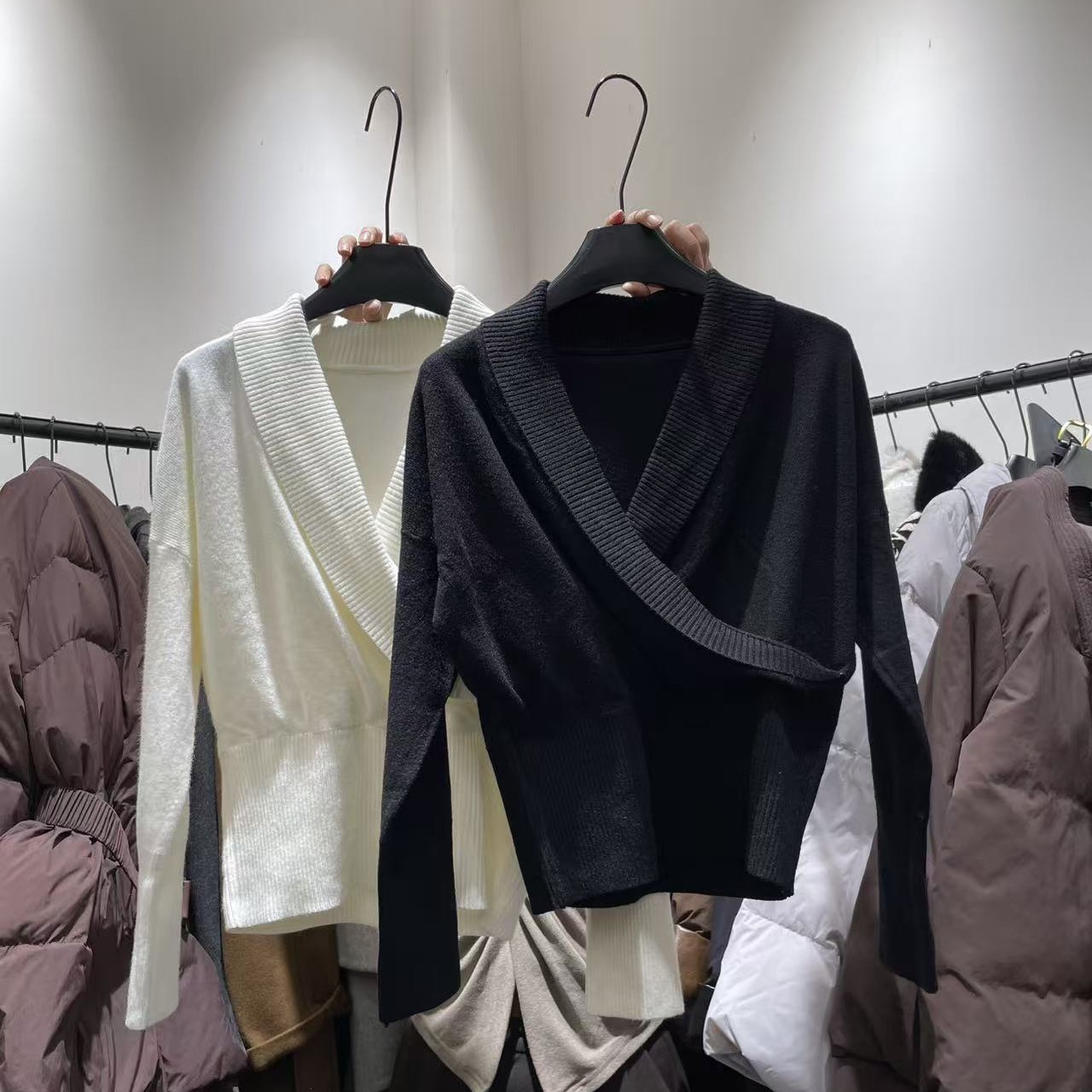 法式复古交叉V领毛衣女秋冬轻熟风收腰显瘦针织衫气质上衣毛衣272