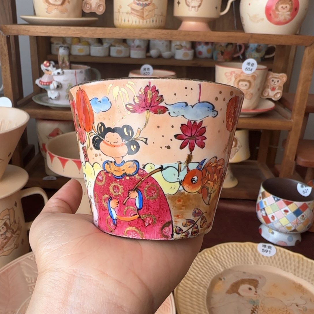 茶盏手握陶盘老师