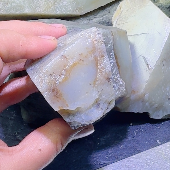 和田玉未镶嵌珠宝半成品